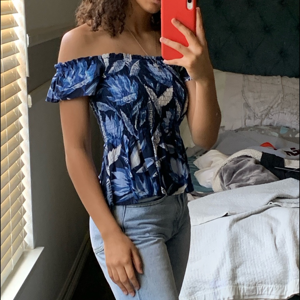 Off The shoulder Top - Picture 4 of 4